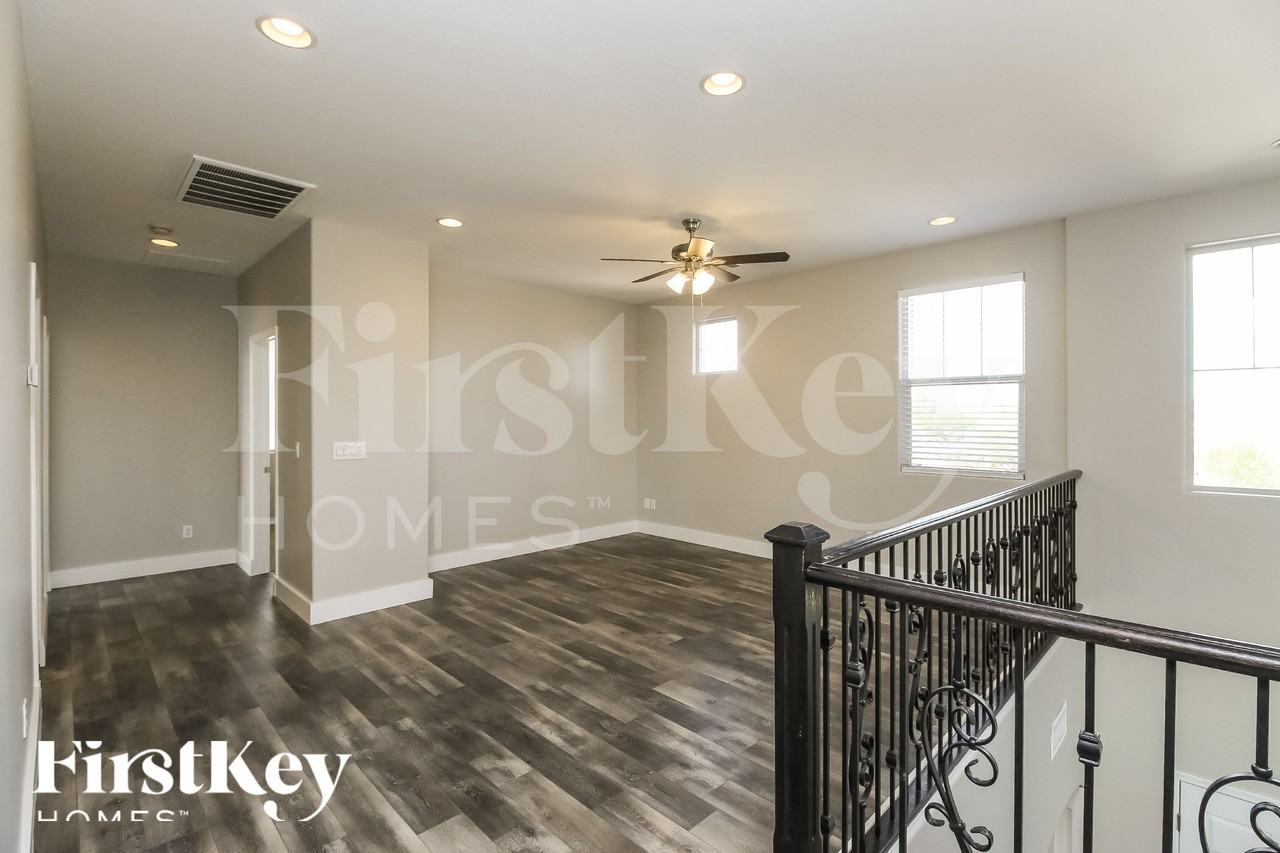 837 E Cierra Cir - Photo 7 of 15