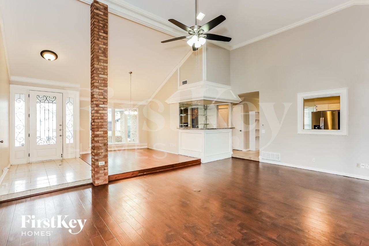 4504 Francisco Ct - Photo 3 of 18