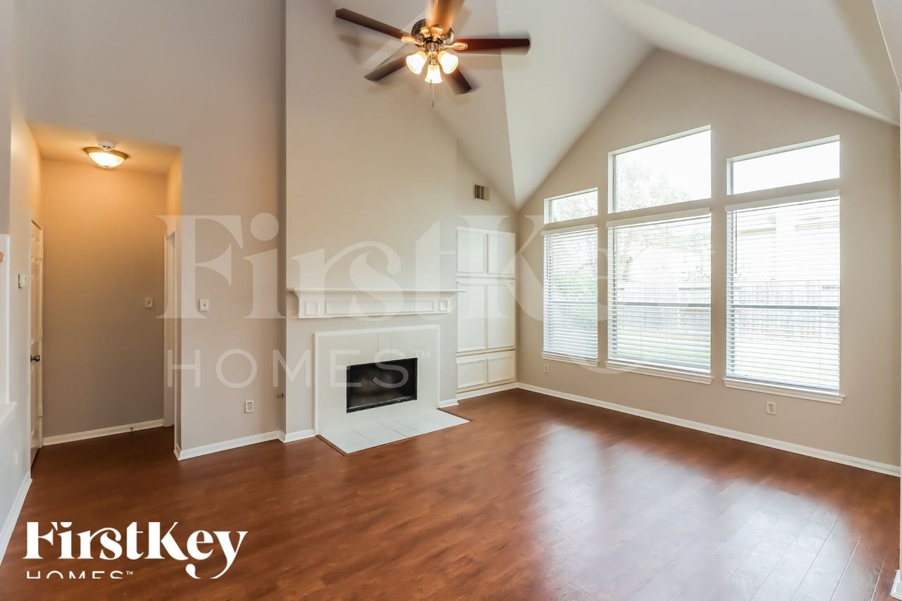 14115 Ivy Bluff Ct - Photo 3 of 15