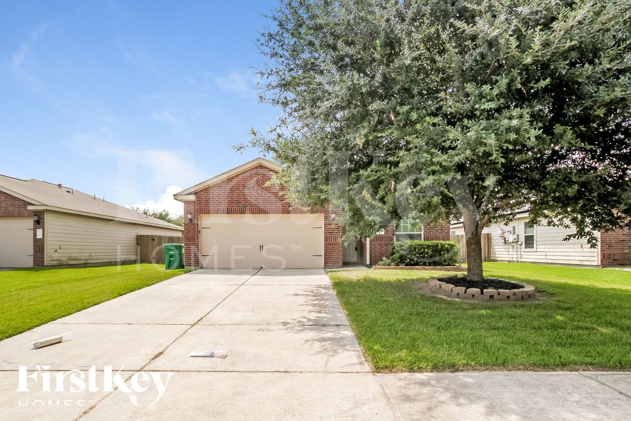 5623 That Way - Photo 2 of 18