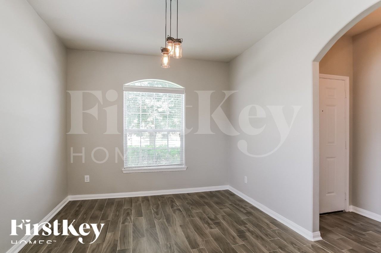 5623 That Way - Photo 6 of 18