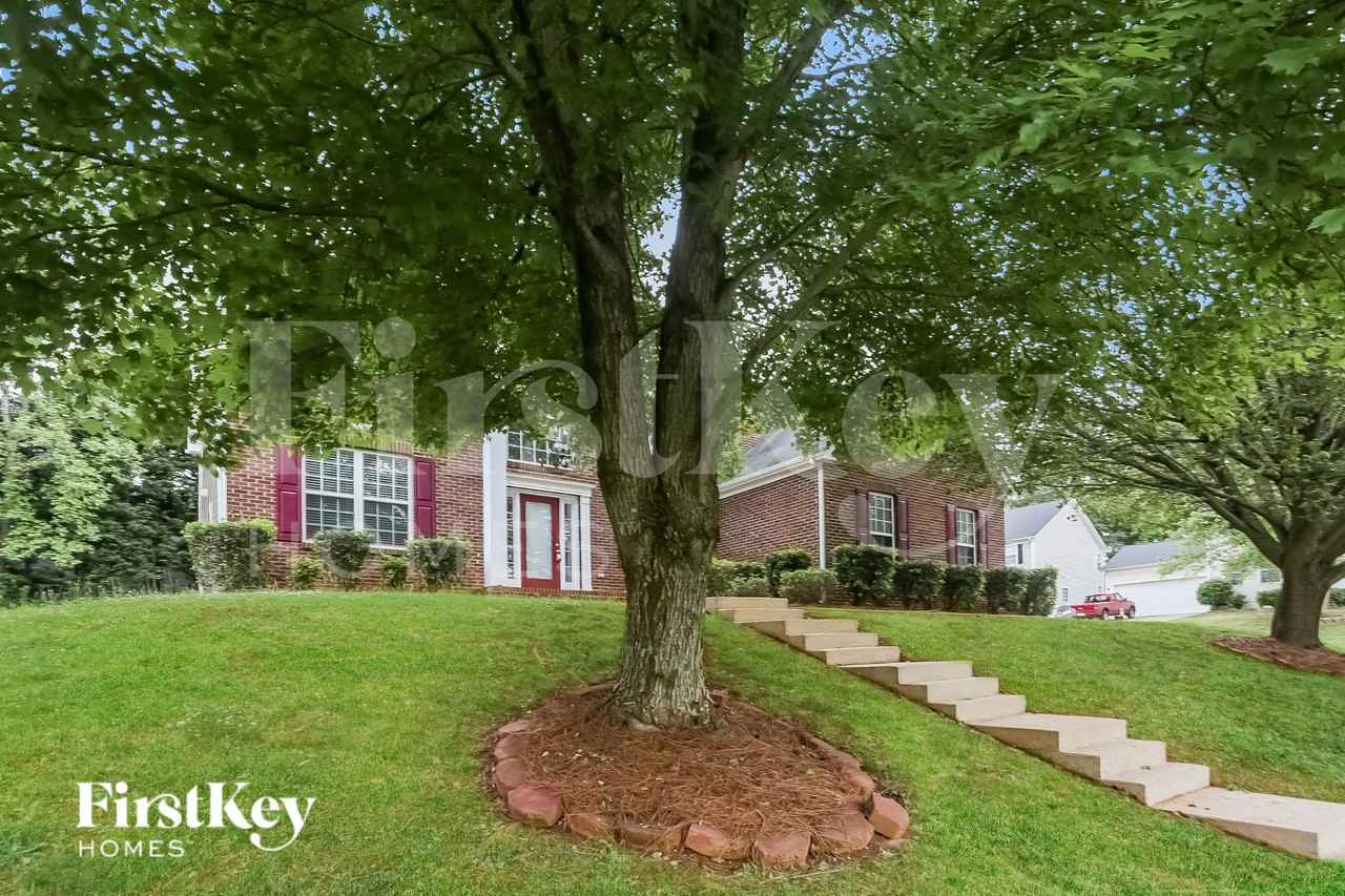 9427 Golden Pond Dr - Photo 3 of 18