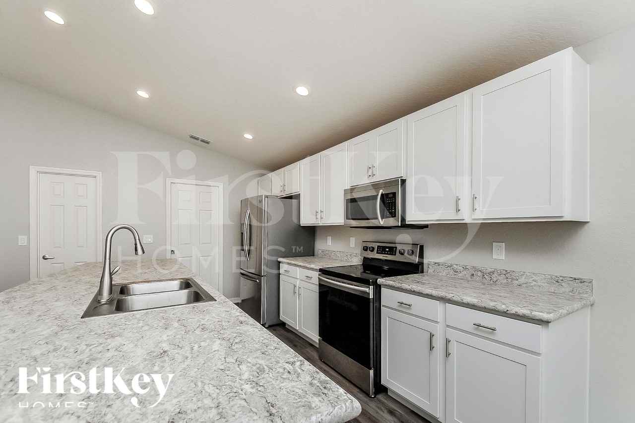 851 Orleans Dr - Photo 6 of 18