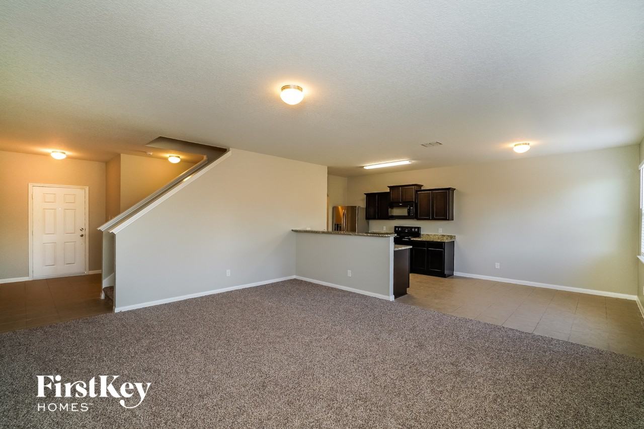 3442 Glacier Lk - Photo 3 of 15