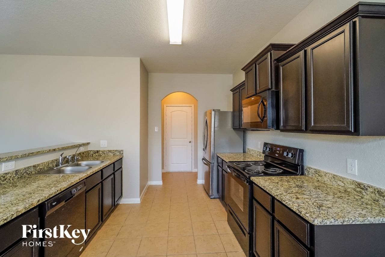 3442 Glacier Lk - Photo 5 of 15