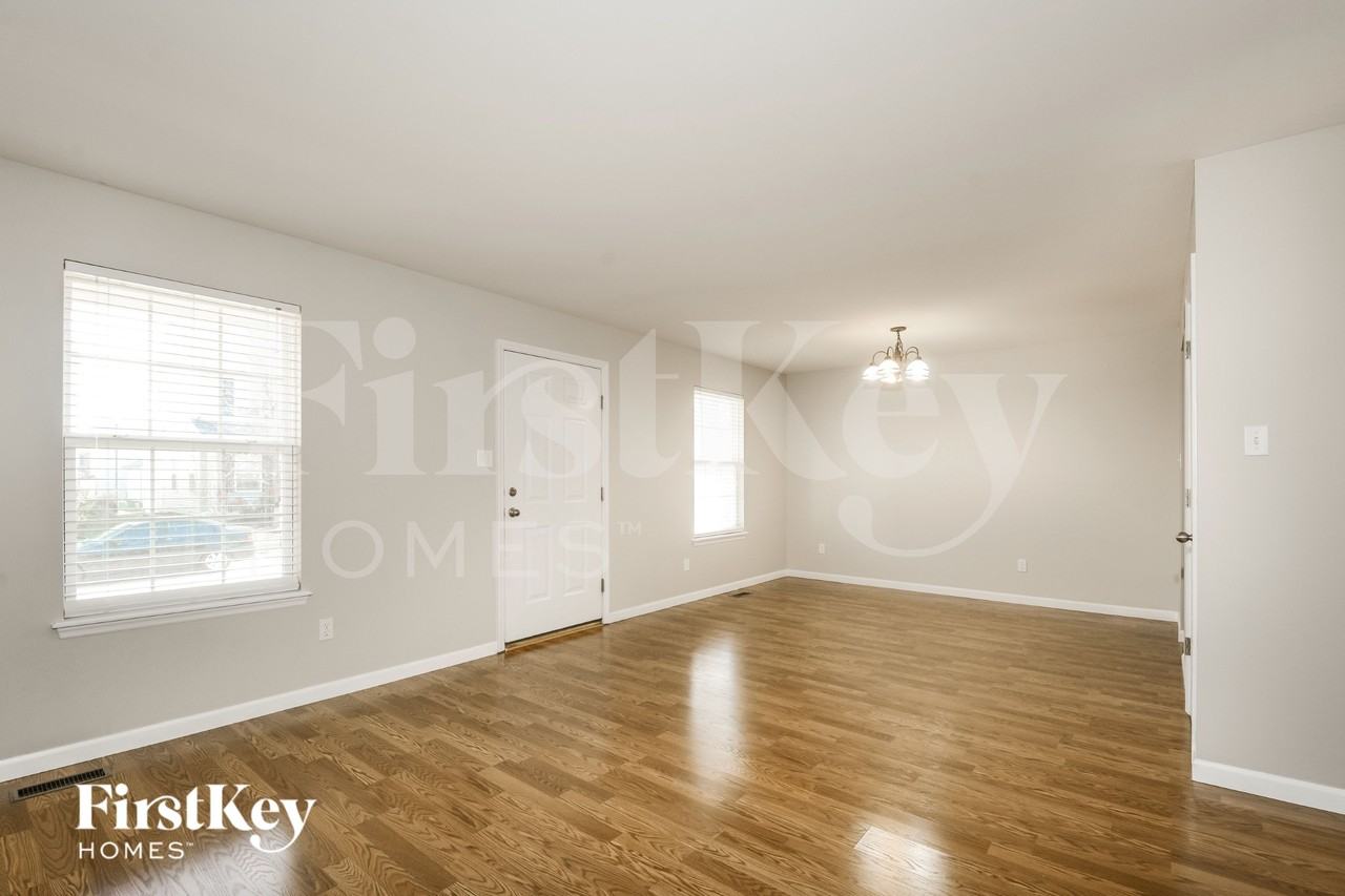 809 Waler Dr - Photo 3 of 18