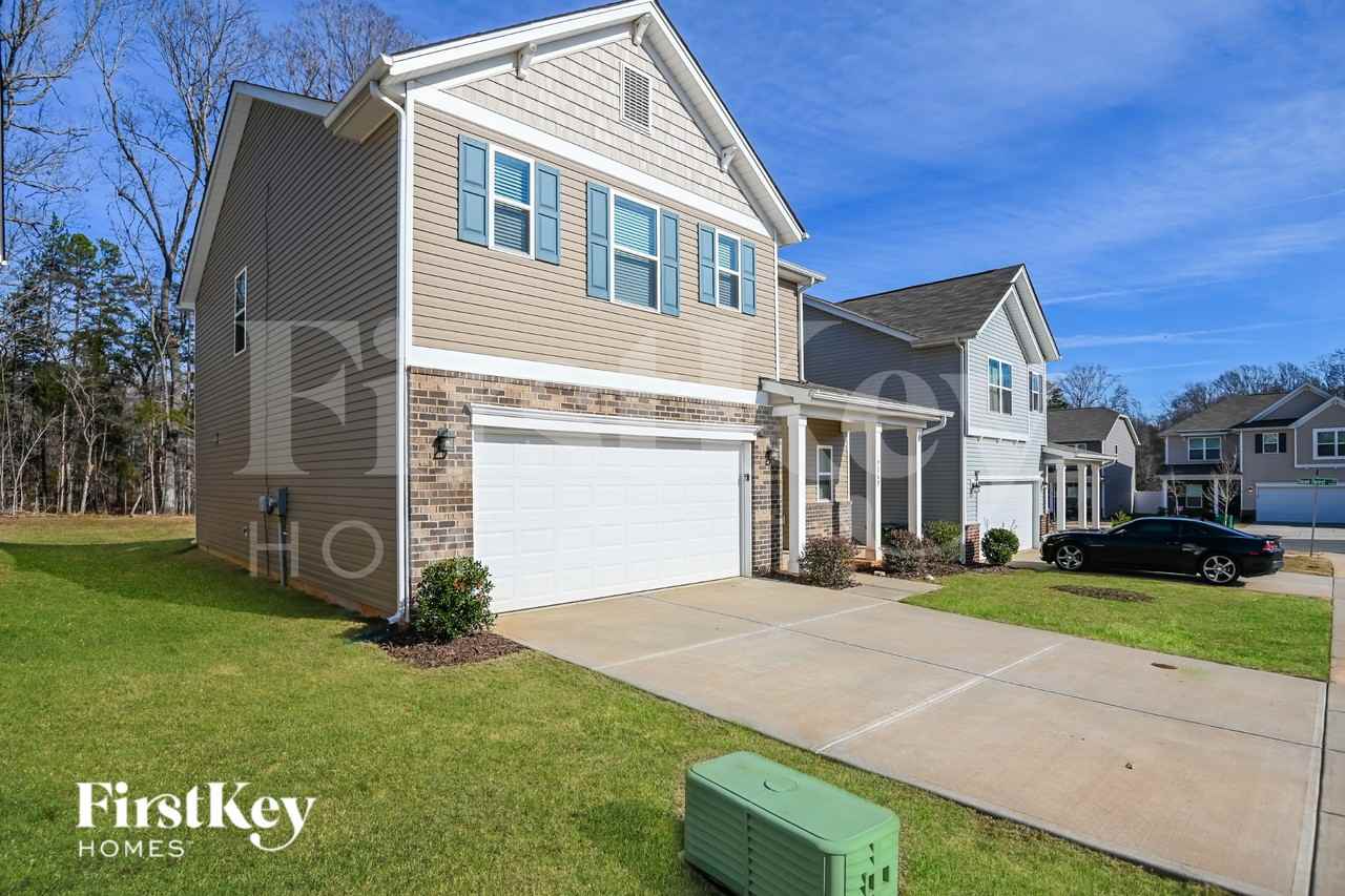 9147 Marion Oaks Dr - Photo 2 of 18