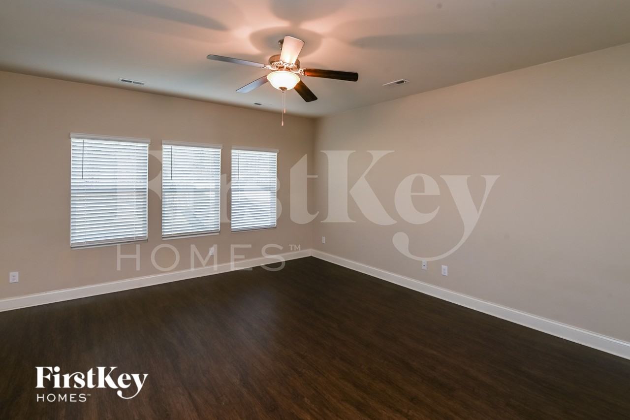 9147 Marion Oaks Dr - Photo 3 of 18