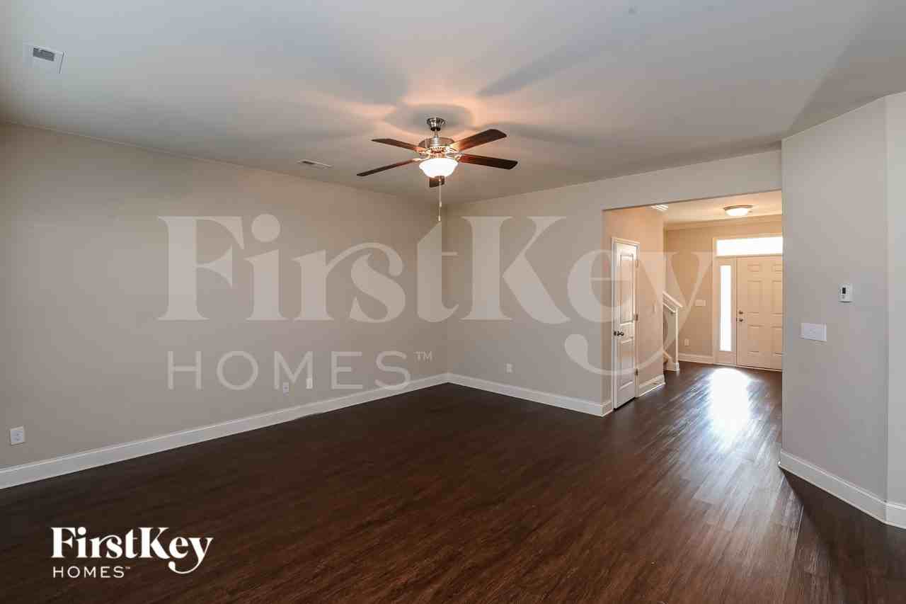 9147 Marion Oaks Dr - Photo 5 of 18