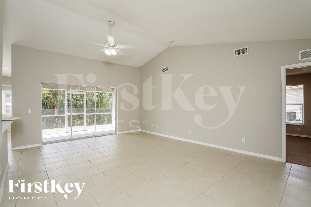 8352 Bahamas Rd - Photo 3 of 19