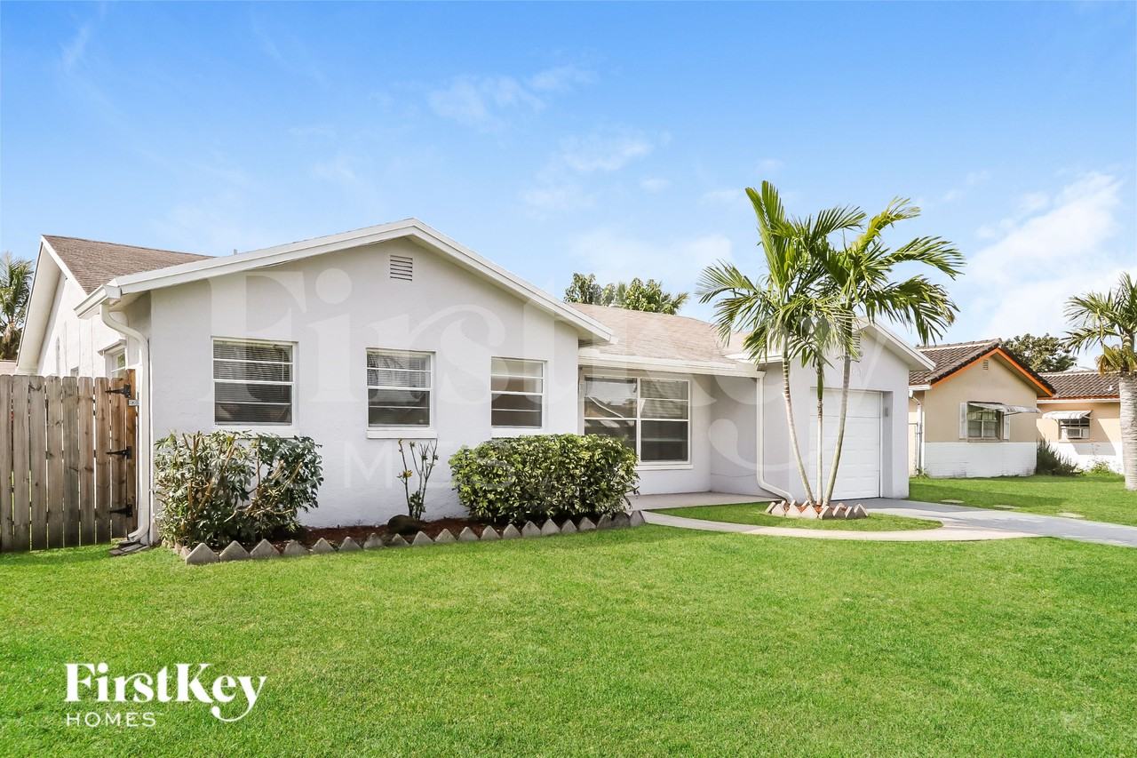 8800 Sw 10th St - Photo 2 of 16