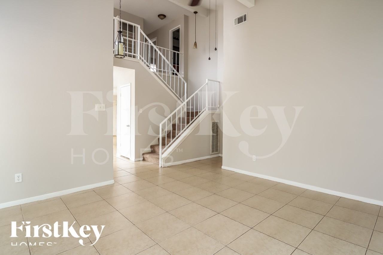 8654 Pine Falls Dr - Photo 2 of 18