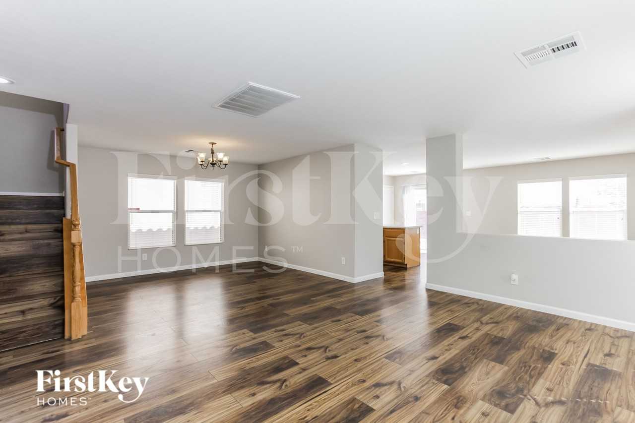 8648 Dodds Canyon St - Photo 5 of 18