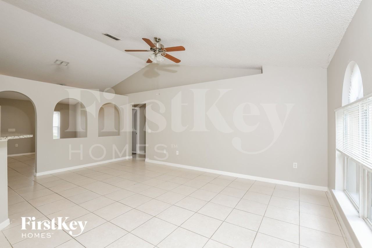 681 Sauders Rd Se - Photo 6 of 19