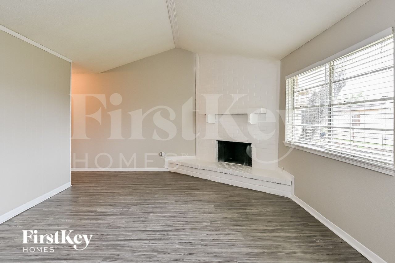 4927 Kilkenny Dr - Photo 2 of 19