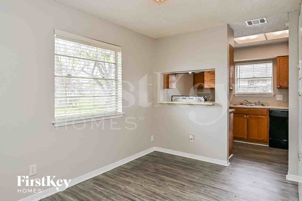 4927 Kilkenny Dr - Photo 7 of 19