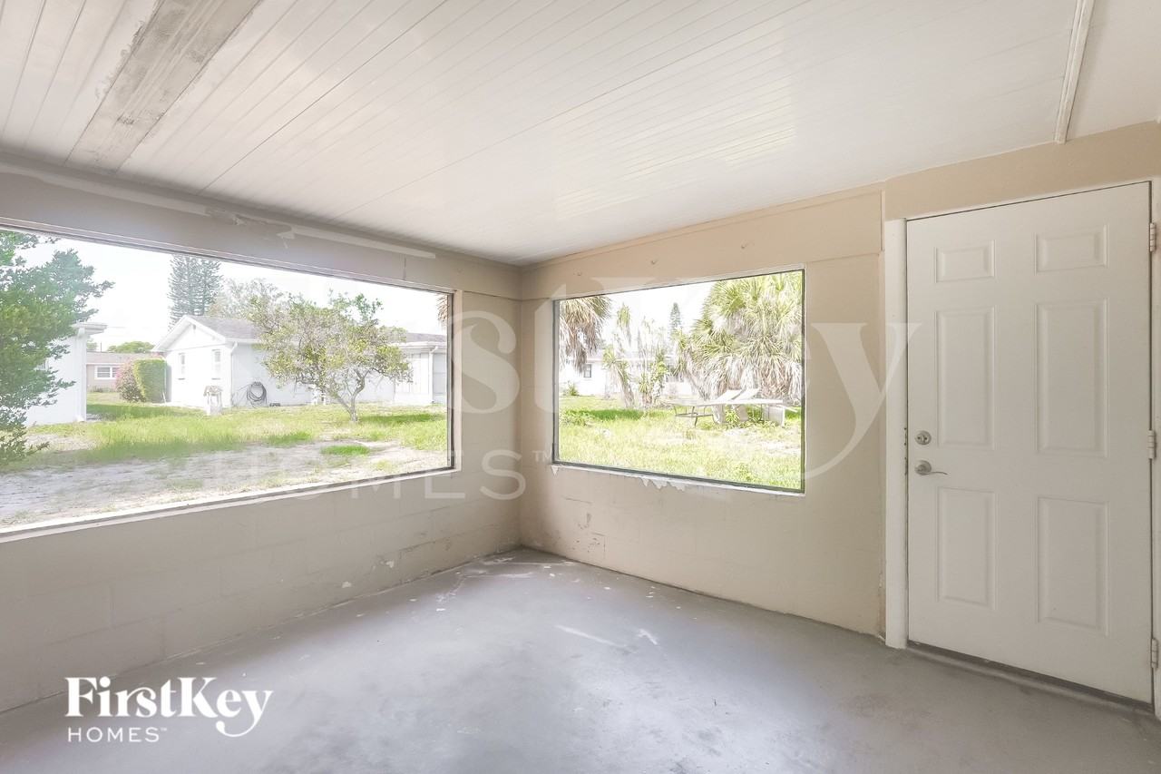 3530 Brompton Dr - Photo 6 of 16