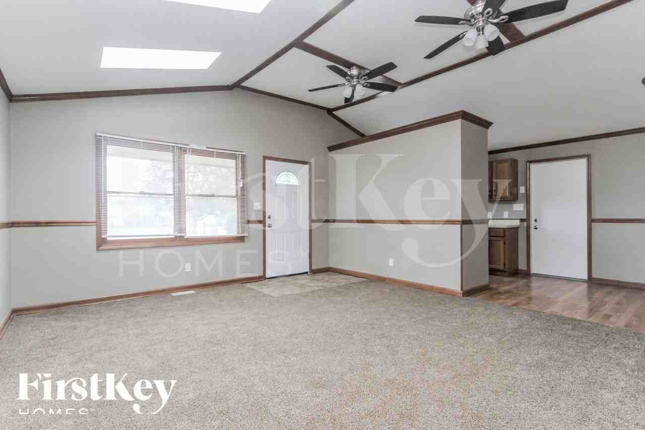 2102 E Edgewood Ave - Photo 2 of 18