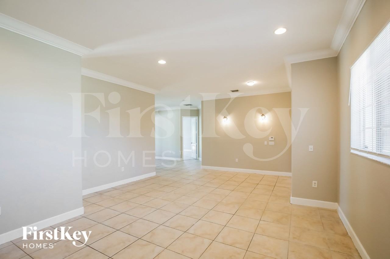 18686 Swavenue - Photo 4 of 19