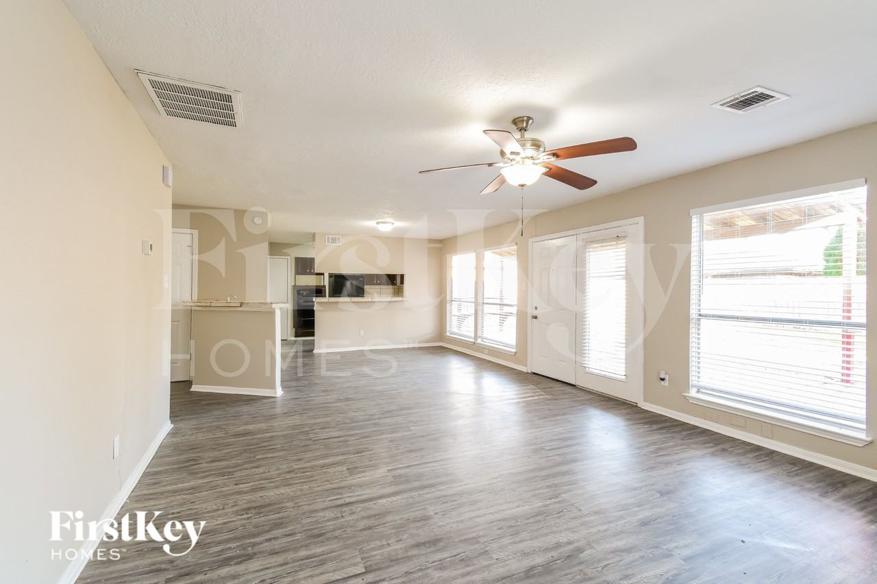 15915 Vista Del Mar Dr - Photo 4 of 18