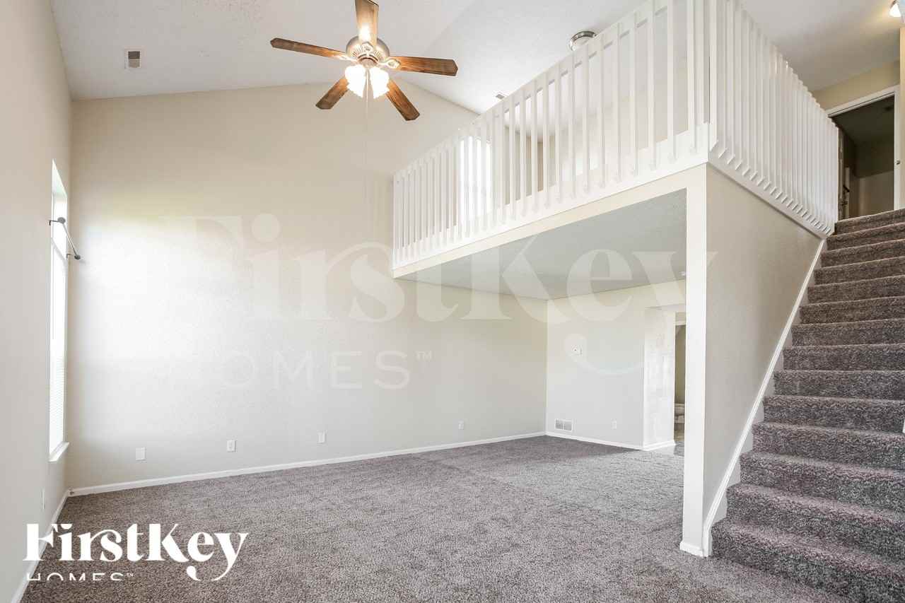 1412 Egret Ln - Photo 3 of 18