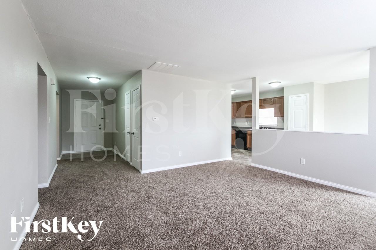 11608 Hornickel Ct - Photo 3 of 18