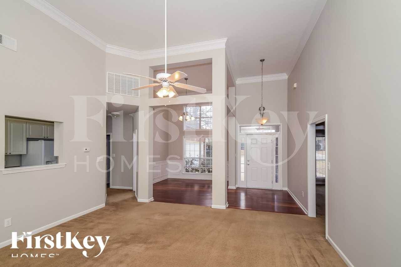 1011 Alden Glen Dr - Photo 4 of 19