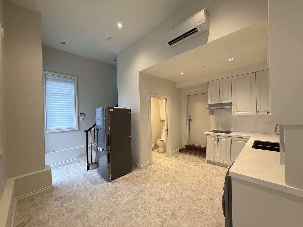 4376 Alexandra Street #3 - Photo 4 of 7