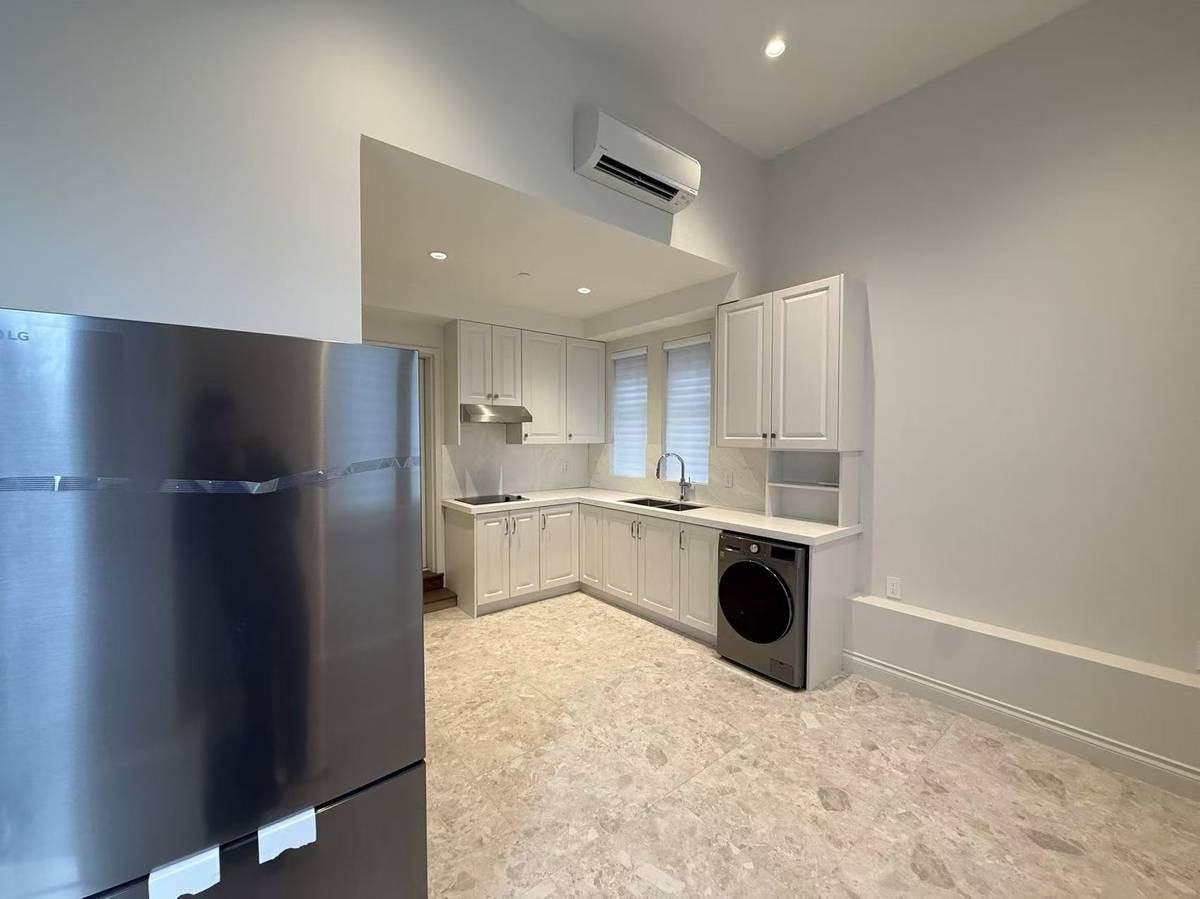 4376 Alexandra Street #3 - Photo 6 of 7