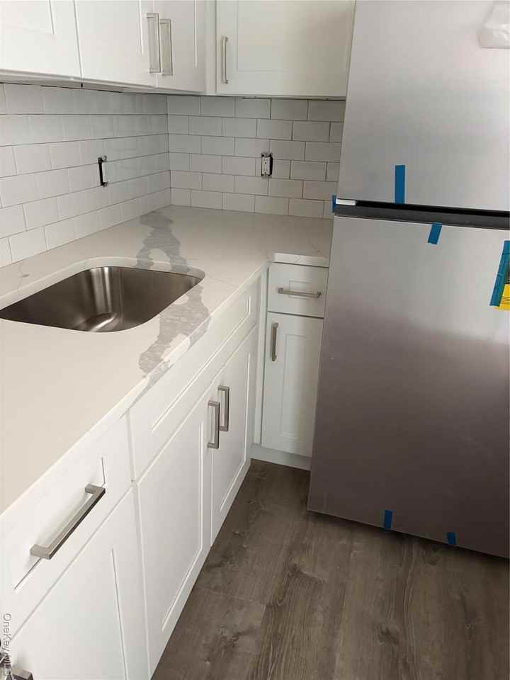 8 Charles Ln - Photo 3 of 7