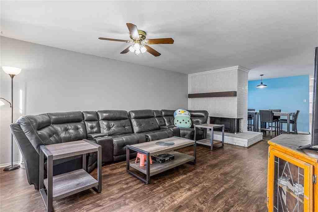 3112 Mayfair Dr - Photo 4 of 23