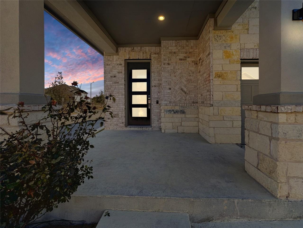 1377 Westborough Ln - Photo 3 of 39