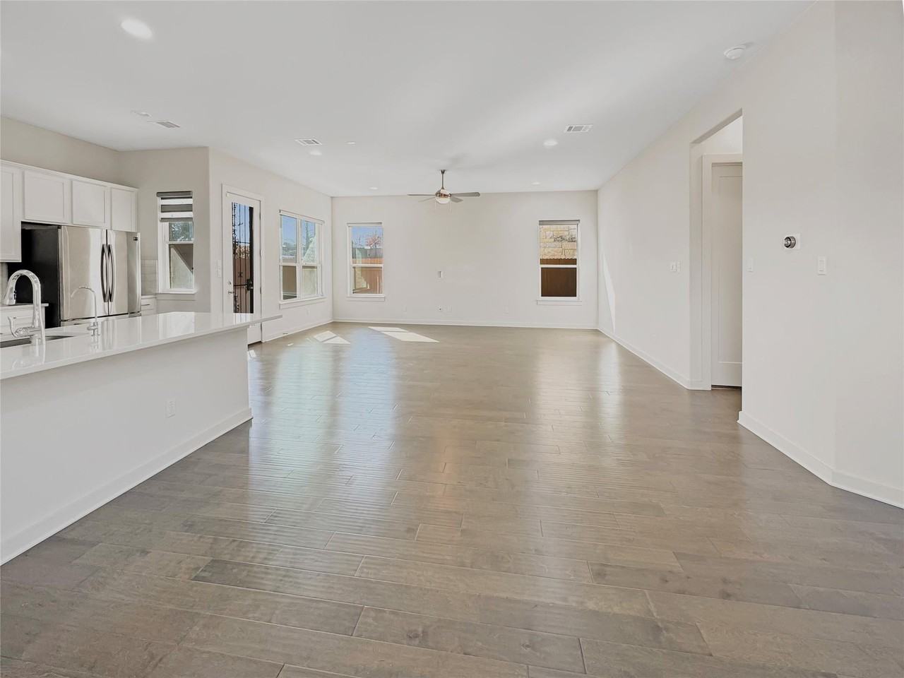 1377 Westborough Ln - Photo 6 of 39