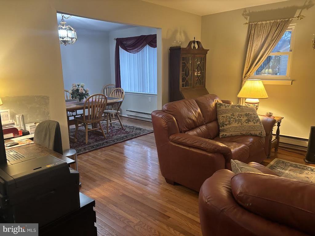 30 Chesterfield Ct - Photo 5 of 19