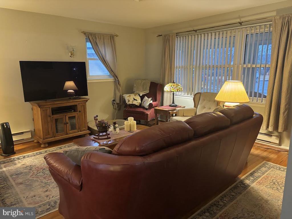 30 Chesterfield Ct - Photo 6 of 19