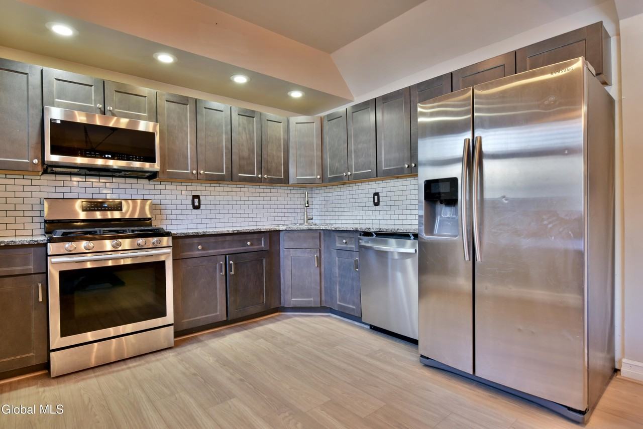 10 Katherine Ter - Photo 4 of 36