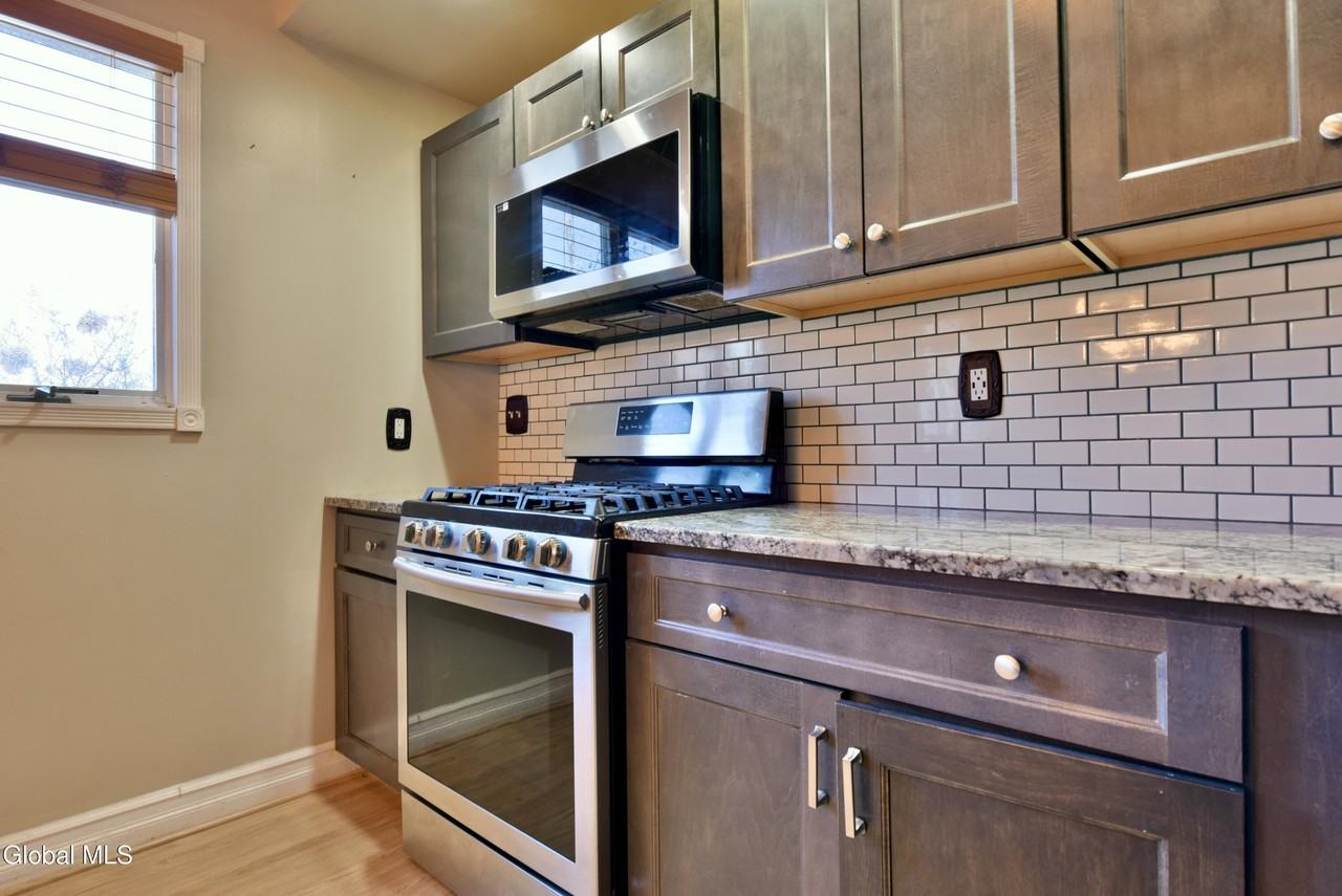 10 Katherine Ter - Photo 5 of 36