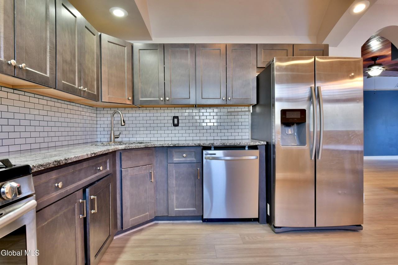 10 Katherine Ter - Photo 6 of 36