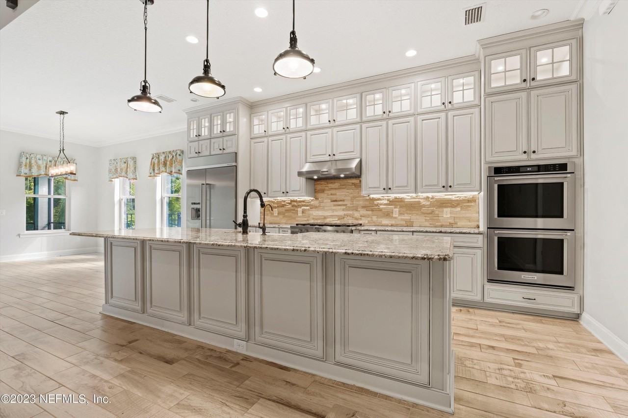 102 Pine Blossom Trl - Photo 3 of 37