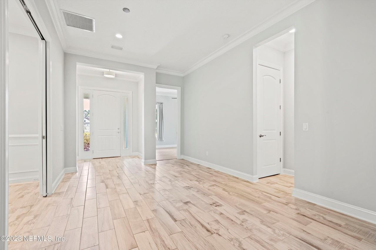 102 Pine Blossom Trl - Photo 7 of 37