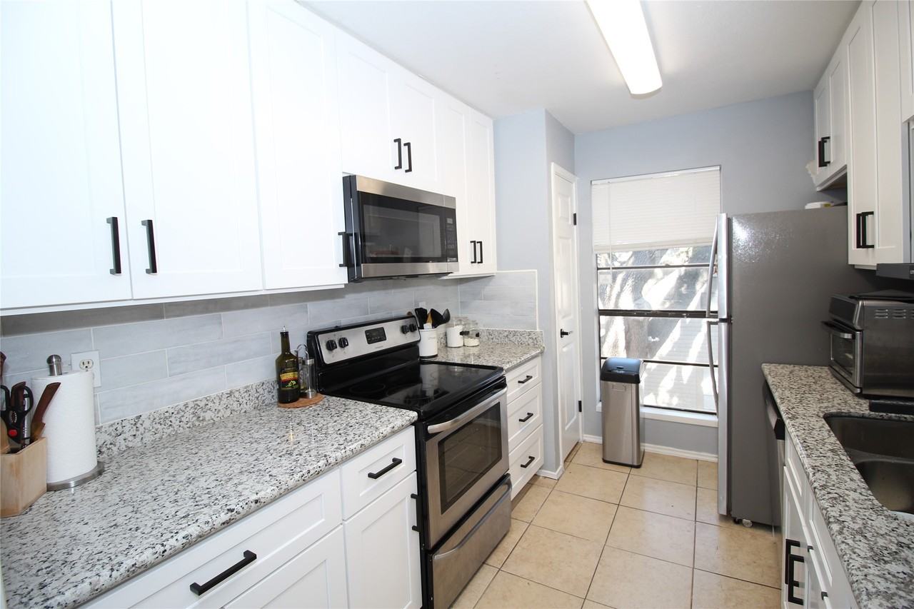 9707 Richmond Ave - Photo 5 of 30