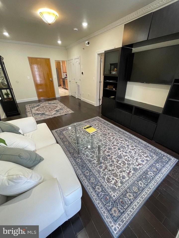 1929 16th St Nw ##101 - Photo 4 of 29