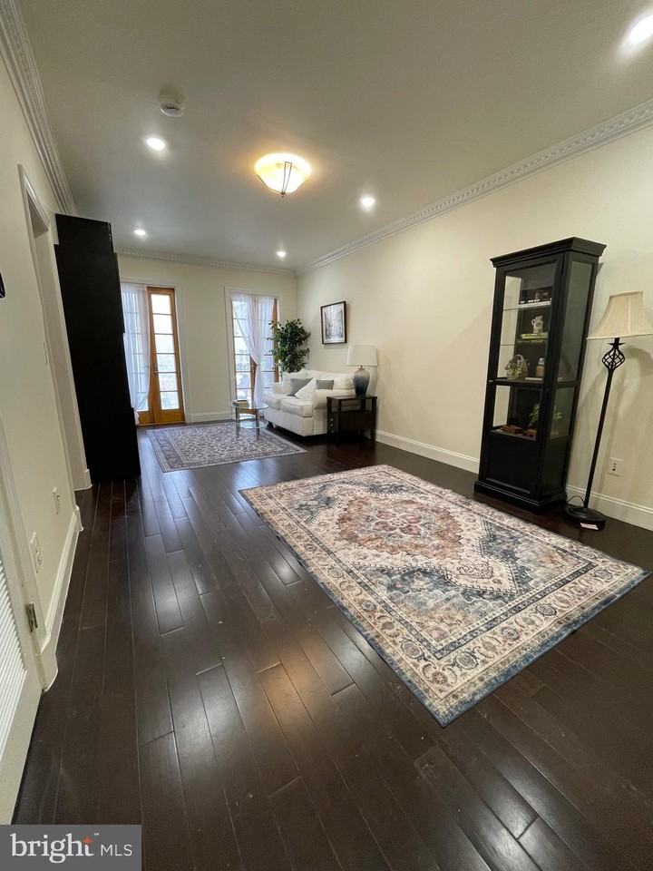 1929 16th St Nw ##101 - Photo 5 of 29