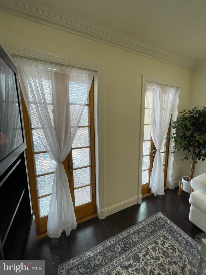 1929 16th St Nw ##101 - Photo 6 of 29