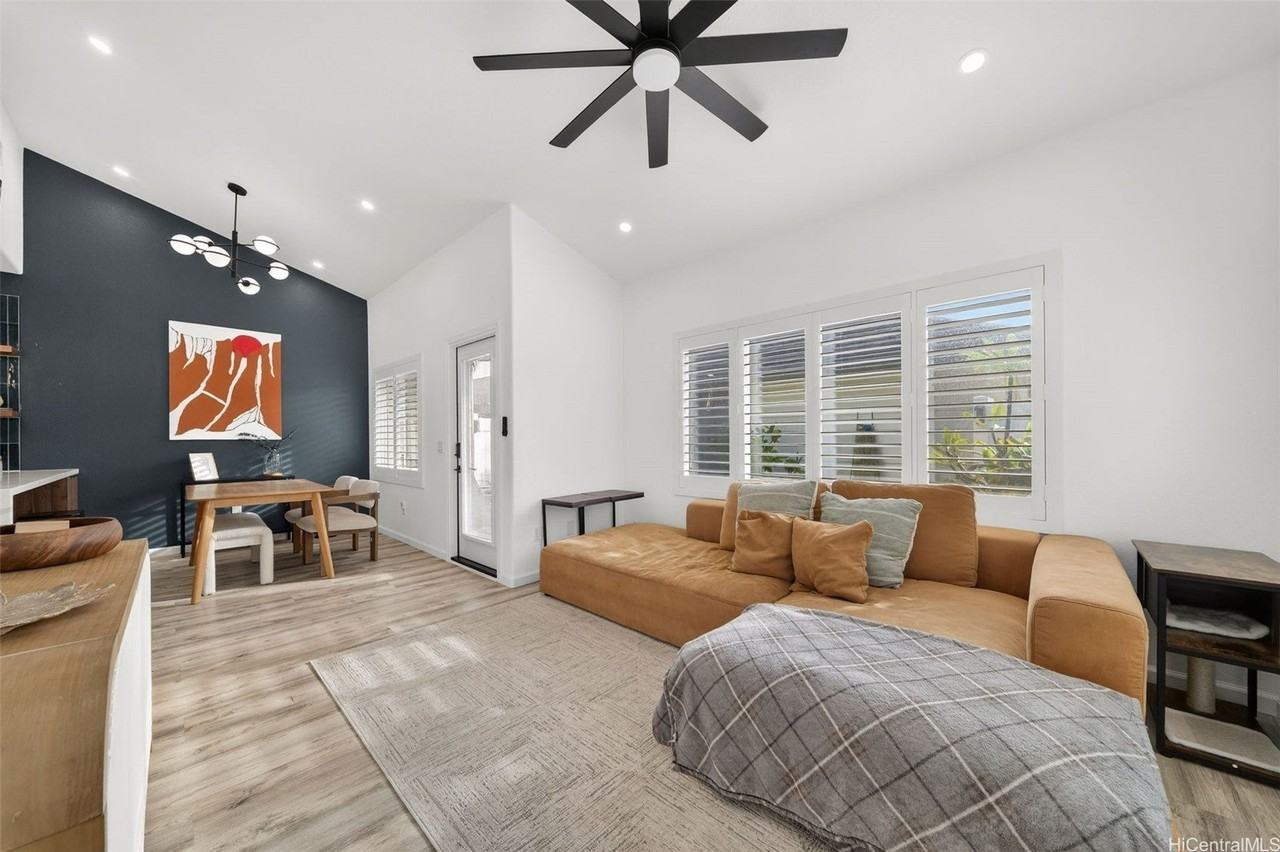 91-1041 Kaileolea Dr