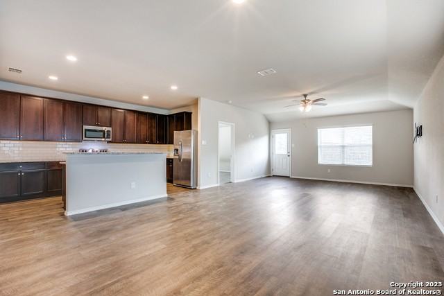 2025 Rhesus Vw - Photo 3 of 12