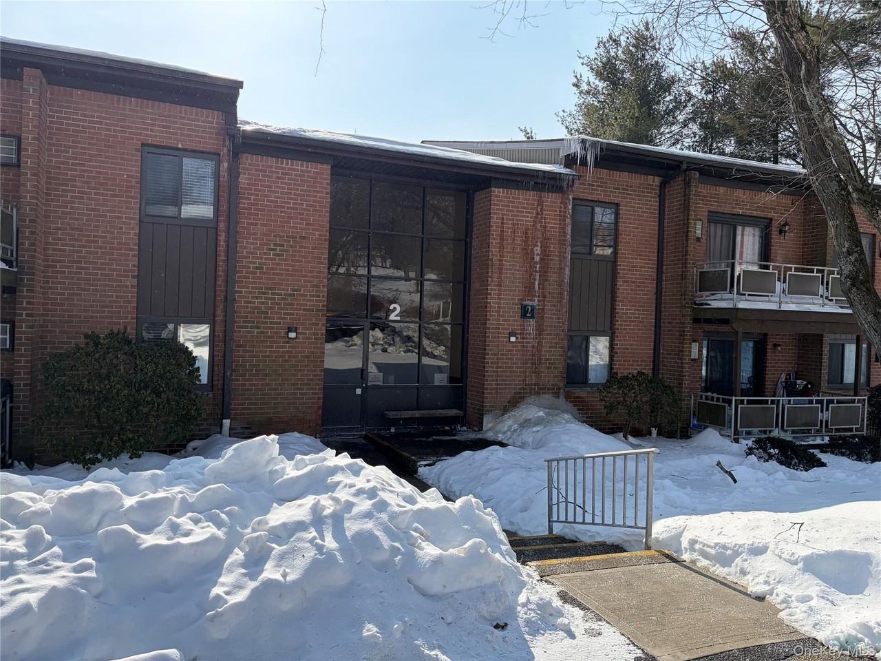 2 Brevoort Dr