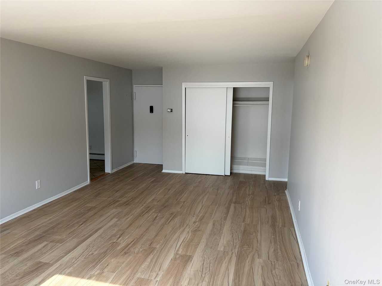 2 Brevoort Dr - Photo 3 of 7