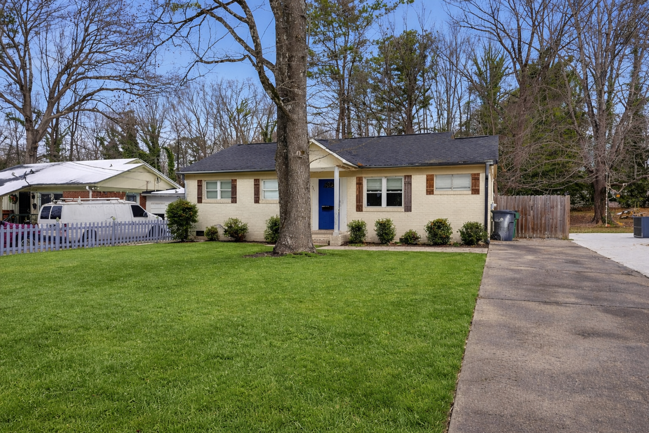 2521 Dora Dr - Photo 2 of 27