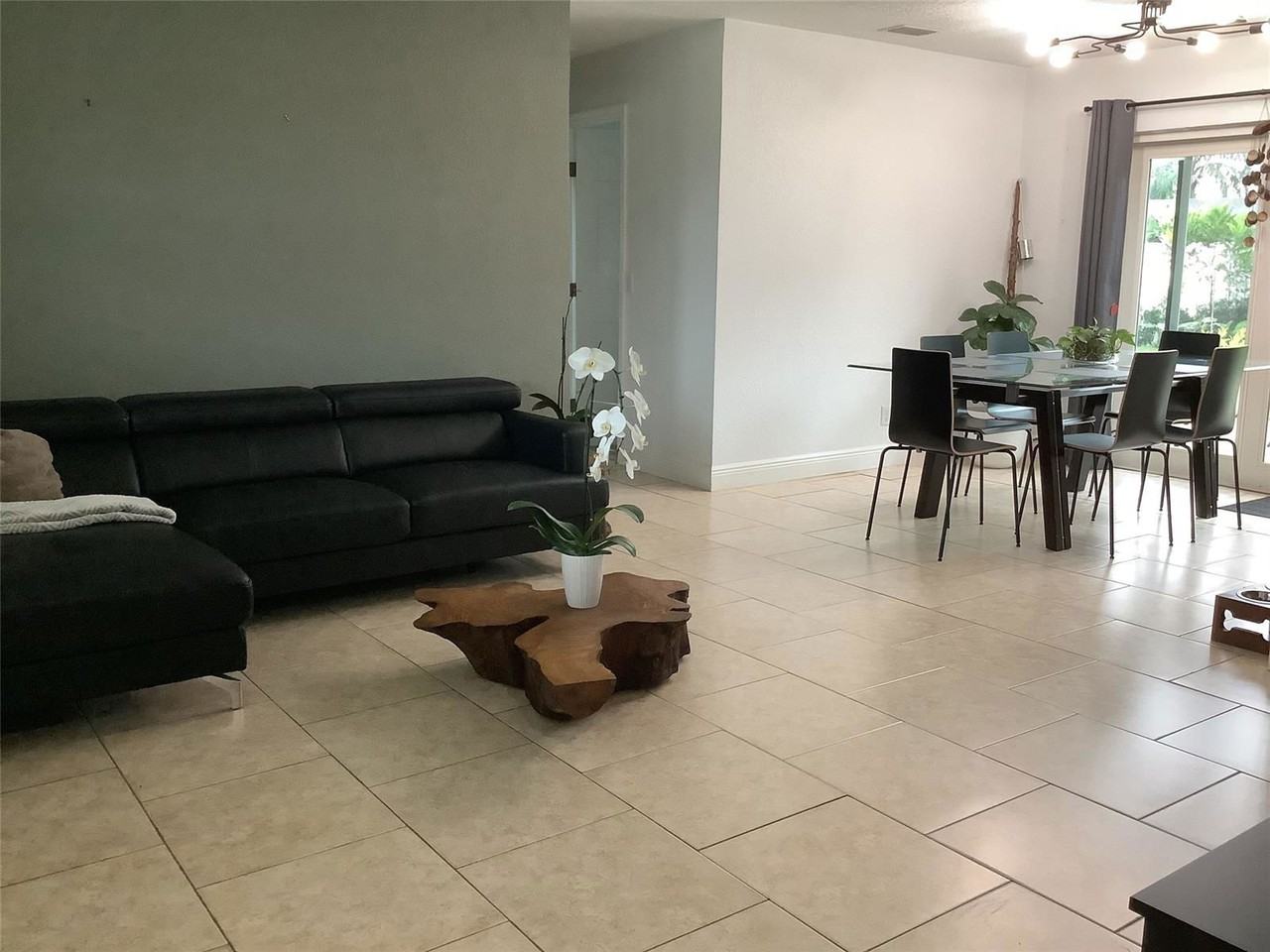 8881 Sw 21st St - Photo 3 of 8